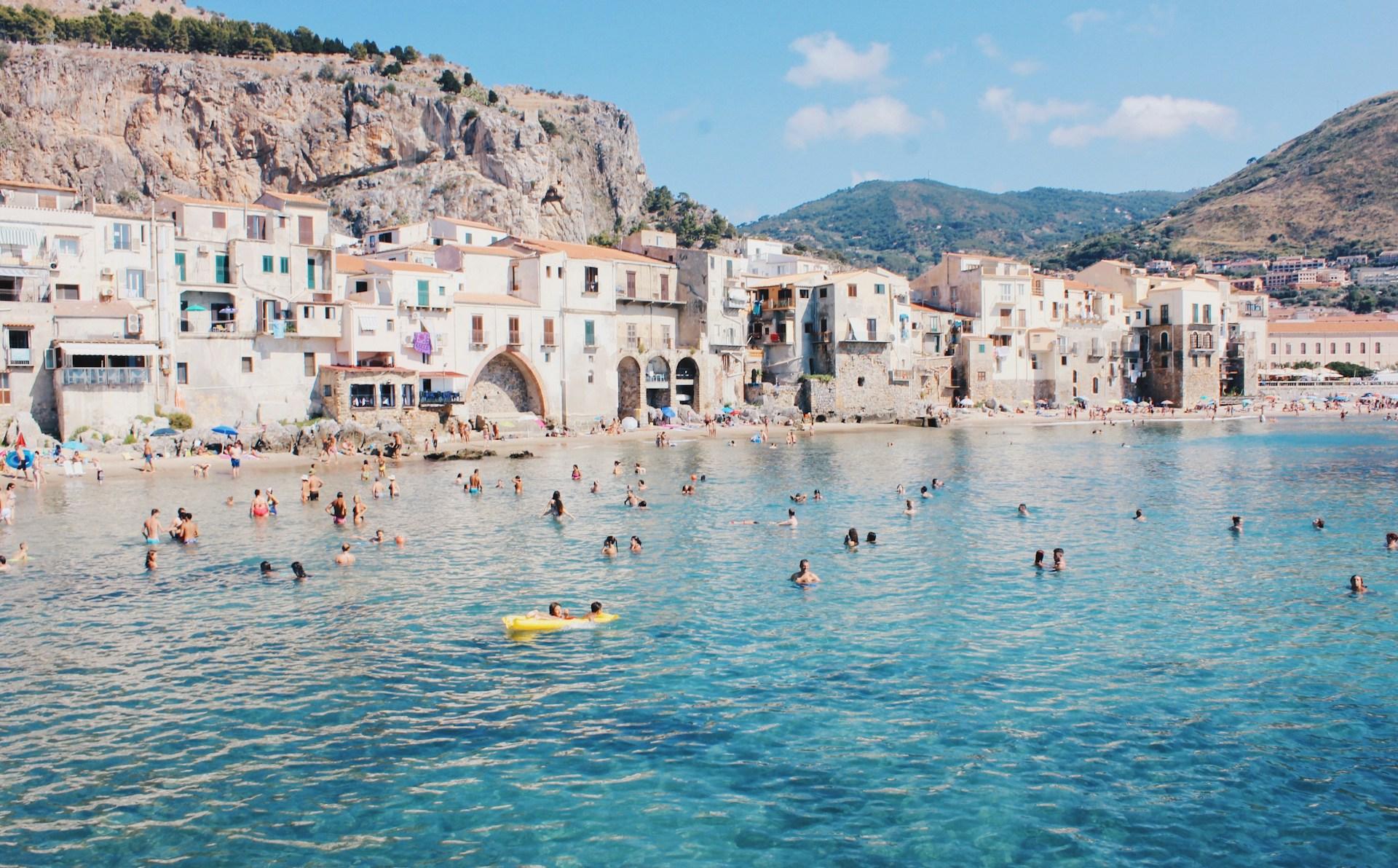 Des plages de rêve à visiter en Sicile background